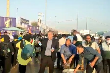 مهیار سلیمانی گفت: در طول ۳ روز گذشته تعداد ۲ هزار و سیصد و نوزده نفر از خدمات پایگاه درمانی اربعین در مرز مهران بهره مند شده اند