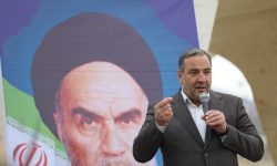 غبارروبی و عطرافشانی مزار شهید گمنام استانداری ایلام