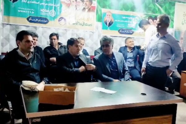 درد مردم کمبود میز خدمت نیست بلکه کمبود خدمت است 